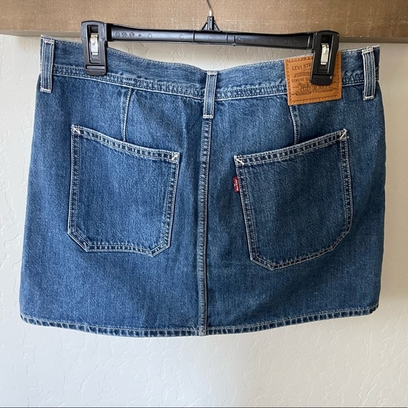 Levi’s women’s denim skirt•••buttons detail, A-Line-size 31••• - Picture 12 of 15
